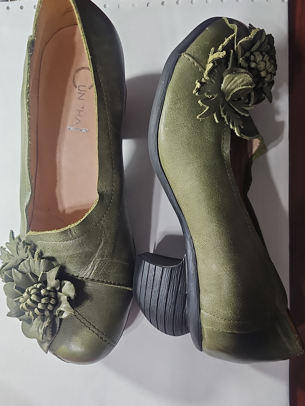 Vintage Cun Zha Olive Green Fancy Heel Pumps